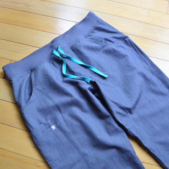 Figs Graphite Gray Kade Cargo Scrub Pants Size M/P - Picture 3 of 11